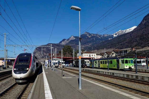 Aigle CFF-TPC: 2017 bot der TGV direkten Anschluss von Paris nach Les Diablerets und Leysin. Die Touristiker hoffen auf eine Neuauflage nach dem Ausbau dieser Linien. Foto Bernhard Studer