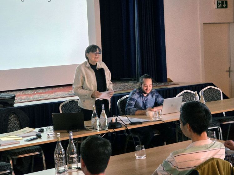 Karin Blättler, Präsidentin Pro Bahn Schweiz, führte durch den statuarisch Teil.